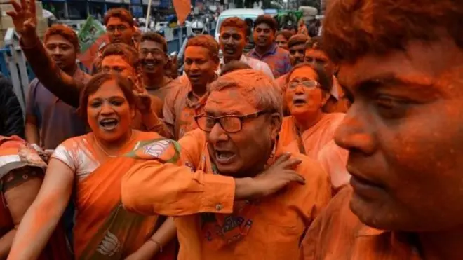 اترپردیش میں اسمبلی انتخابات کے نتائج نے علامتی طور پر دلت اور مسلمانوں کو حاشیے پر لا کھڑا کیا ہے