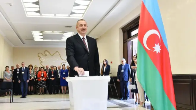 İlham Əliyev səs verir