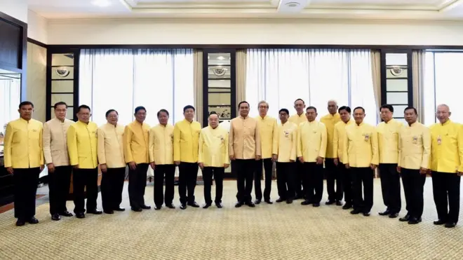 โฉมหน้า 15 รมต. ที่เตรียมเป็น ส.ว.