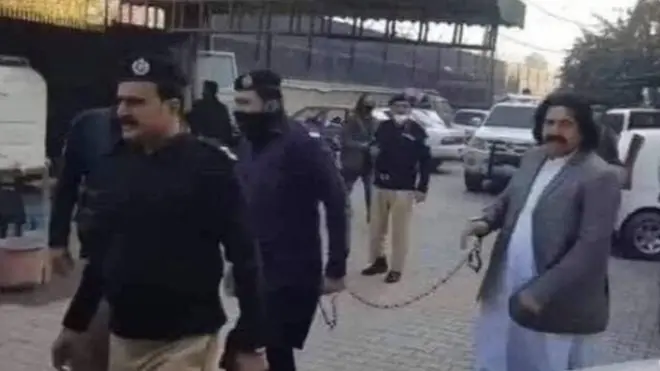 د پښتون ژغورنې غورځنګ بنسټګر منظور پښتین په پښتونخوا او ګڼو نورو ښارونو کې د علي وزیر د نیول کېدو پرضد د احتجاجونو اعلان کړی.