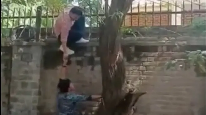 مقاطع الفيديو أثارت الغضب على الإنترنت