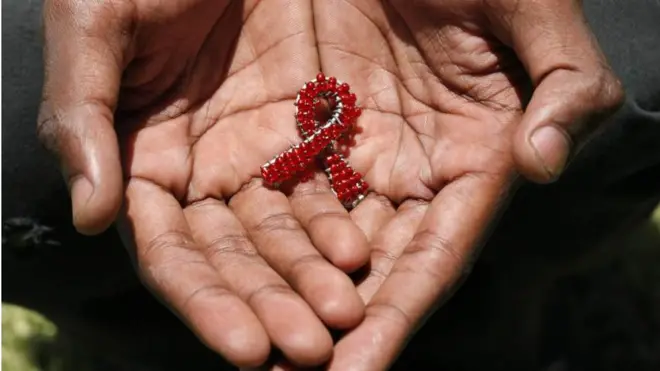 Wanasayansi kutoka Afrika Kusini wamebaini kwamba mtoto aliyeambukizwa virusi vya HIV ameishi kwa miaka minane na nusu bila viini hivyo.