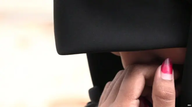 15 හැවිරිදි වියේ දී බලහත්කාර විවාහයකට ගොදුරු කෙරුණු ෂෆා ට සැමියාගේ පහරදීම් හේතුවෙන් දරු ගැබ ද අහිමි විය