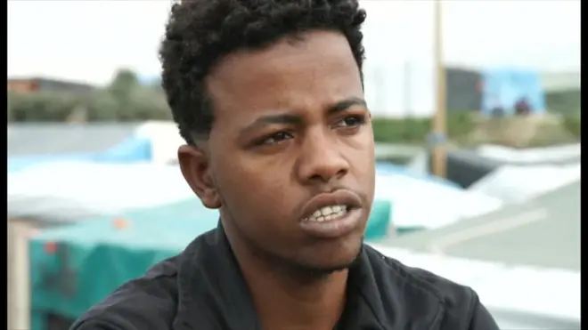 フランス北部の英仏海峡に面したカレーの移民キャンプで、生活環境がさらに悪化している。BBCのリチャード・ギャルピン記者が取材した。