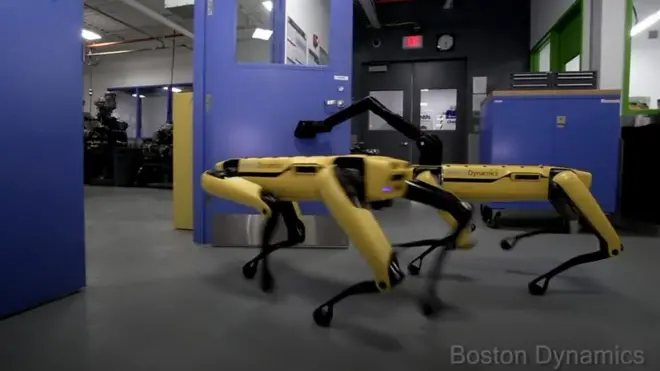 Boston Dynamics показала вежливых роботов