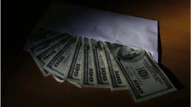 "Широко розповсюджена корупція" - найбільша перешкода для іноземних інвестицій в Україну