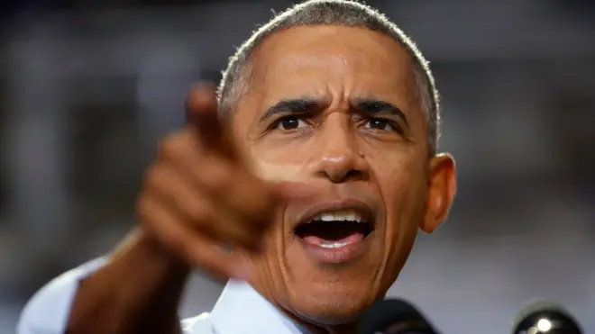 Obama berkampanye untuk Hillary Clinton.