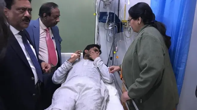 जामिया की वीसी घायल छात्रों से मिलने गईं