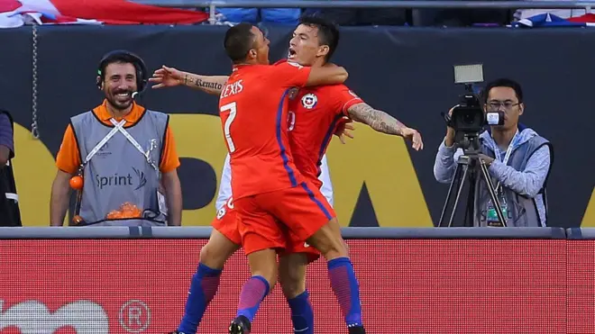 Chile marcó dos goles en los primeros 11 minutos de juego.