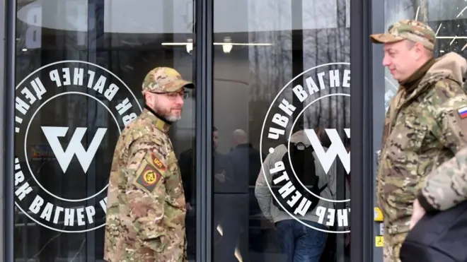 "Вагнер" ўн минглаб маҳбусларни Украинадаги урушга жалб қилгани хабар қилинган.