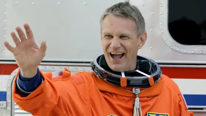 Селлерс стал третьим британцем в открытом космосе