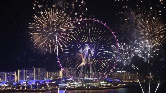 संयुक्त अरब अमीरात के शहर दुबई में भी दिवाली के त्योहार की झलक देखने को मिली.