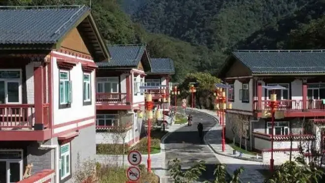 কথিত সেই প্যাংডা গ্রামের বাড়িঘর