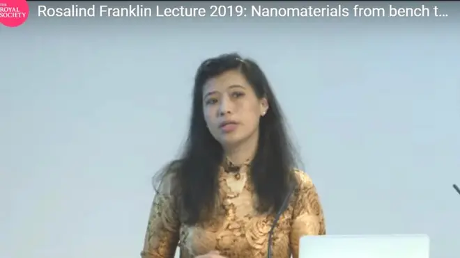 Giáo sư Nguyễn Thị Kim Thanh, Đại học UCL ở Anh trình bày bài giảng tại trụ sở Royal Society, London