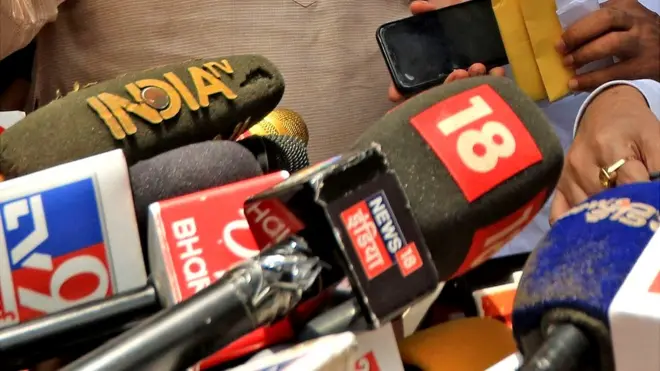 मीडिया के माइक