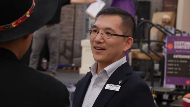 民主党台裔候选人陈介飞（Jay Chen）