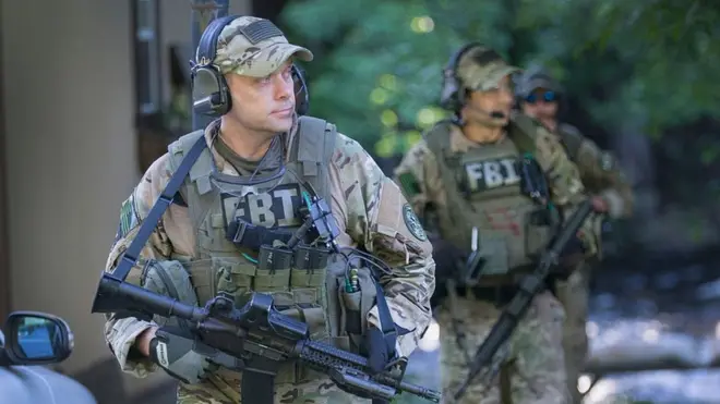 В общей сложности по всем указанным делам арестованы 33 человека; ФБР продолжает охотиться за остальными