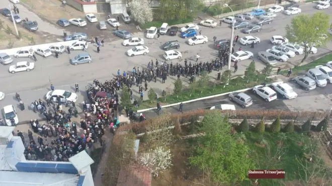 Қуръон сотиб олиш учун навбат