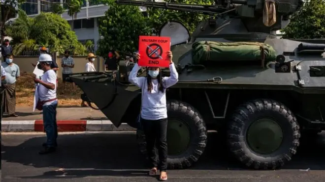 กองทัพเมียนมาแถลงย้ำคำมั่นสัญญาที่จะจัดให้มีการเลือกตั้งครั้งใหม่ และคืนอำนาจให้แก่ผู้ชนะการเลือกตั้ง ท่ามกลางการประท้วงที่ยังดำเนินไปทั่วไปประเทศ