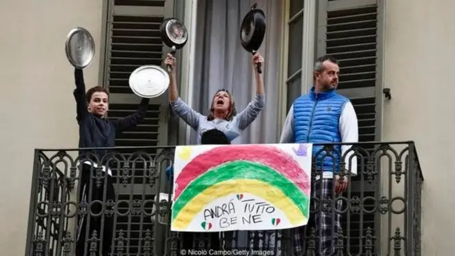 Итальянская семья на балконе