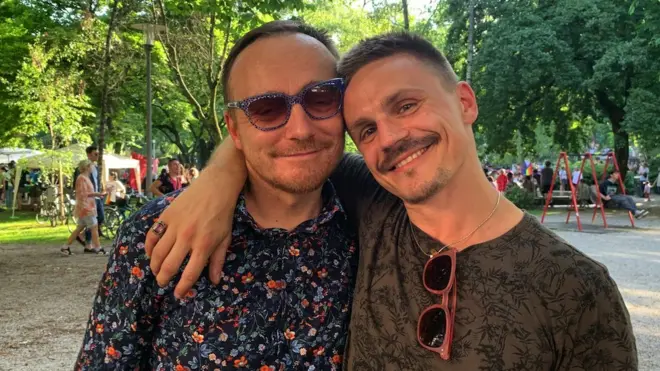 Zvonimir Dobrović (levo) i Bruno Isaković (desno) u registrovanoj istopolnoj zajednici su od 2017. godine