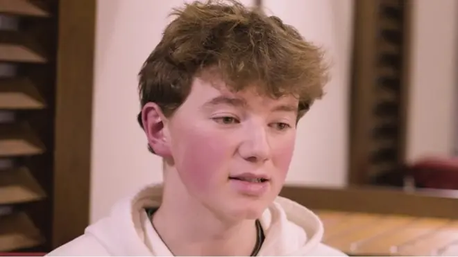 イギリスに帰国したバティさん。2カ月後には18歳になる