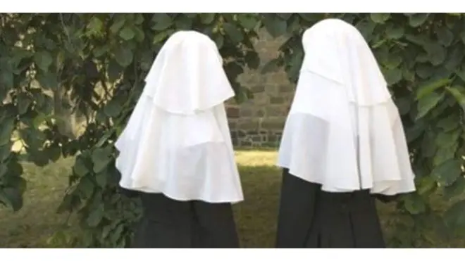 ስርቂ ብጉልባብ ልብሲ ደናጉል