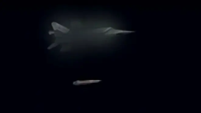 Үндөн он эсе ылдам учкан "Кинжал" ракетасы