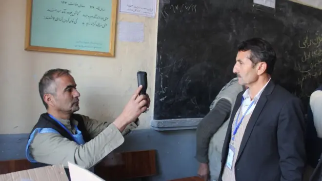 د ټاکنو کمیسیون وایي د بایو مېټرک الې به د پایلو مالومولو کې مرسته وکړي