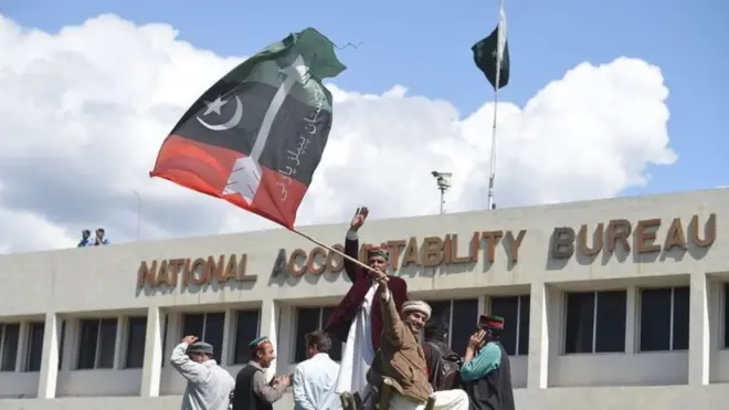 حزبِ اختلاف کا کہنا ہے کہ احتساب کا عمل یکساں اور انصاف کے تقاضوں پر پورا اترتا ہو