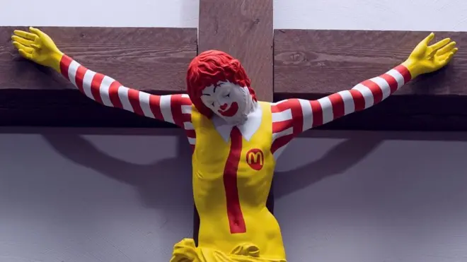 Израиле не утихают споры о судьбе арт-экспоната из Хайфского художественного музея.