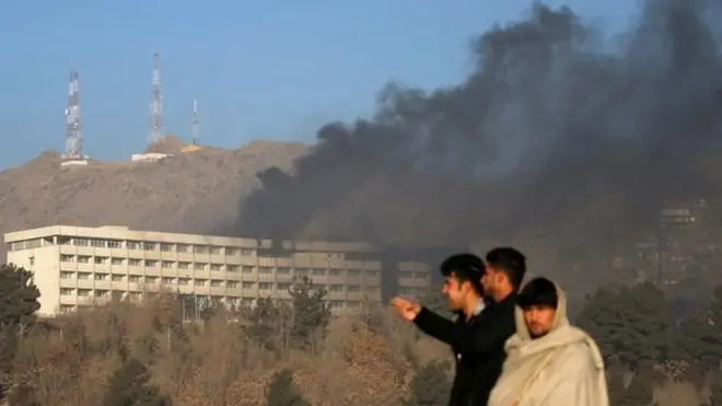 ยังคงมีเสียงปืนดังขึ้น ในช่วง 8 ชั่วโมงหลังเกิดเหตุบุกโจมตีโรงแรม