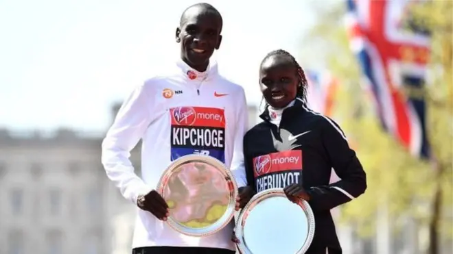 Eliud Kipchoge et Vivian Cheruiyot vainqueurs du marathon de Londres 2018.