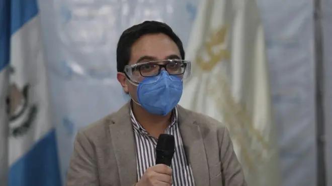 Juan Francisco Sandoval abandonó Guatemala temiendo por su seguridad tras ser destituido como fiscal anticorrupción.