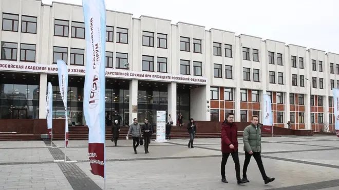 От академии требуют сдать оппозиционных студентов и преподавателей