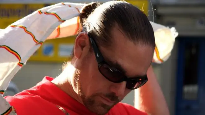 ልጅ ሊዮ ነጠላ ይዞ