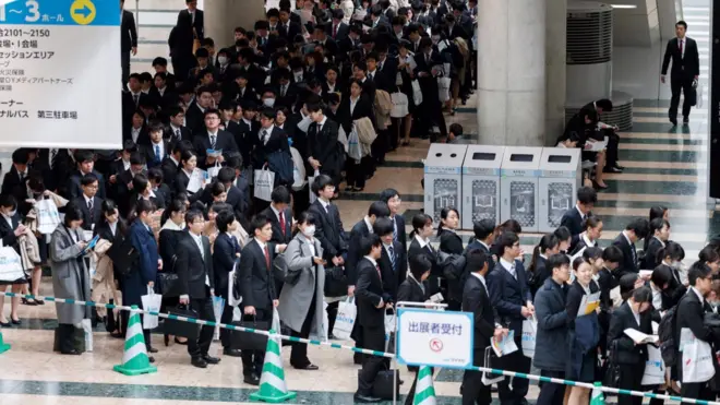 Tradicionalmente, estudantes universitários japoneses participamcomo ganhar no pixbet roletapalestrascomo ganhar no pixbet roletarecrutadorescomo ganhar no pixbet roletaempresas durante a temporadacomo ganhar no pixbet roleta'shūshoku katsudō'