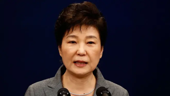 Presiden Park Geun-hye telah meminta maaf kepada rakyat Korea Selatan.