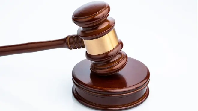 kommersiya məhkəmələri