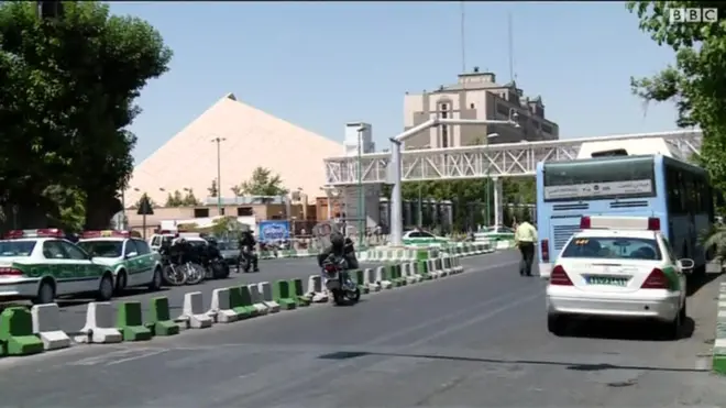 إطلاق نار خارج البرلمان الايراني