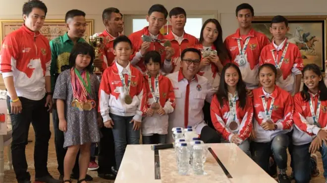 Beberapa atlet muda Indonesia yang mendapat penghargaan dari Kemenpora termasuk dari cabang wushu, karate, dan catur.