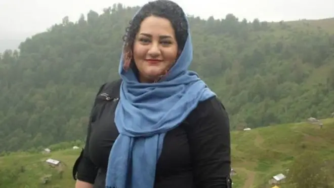 عکس آرشیوی از آتنا دائمی