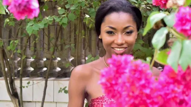 La couronne de Julie Cheugeu a été attribuée à la 4ème dauphine, face au refus des autres candidates d'occuper sa place.