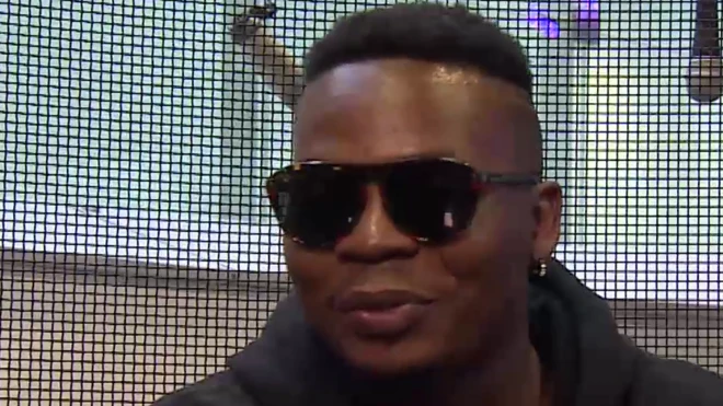 Olamide Shut down Lagos Mainland even as people dey beef am