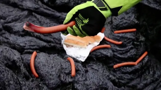 Как проходит извержение вулкана Фаградальсфьядль в Исландии