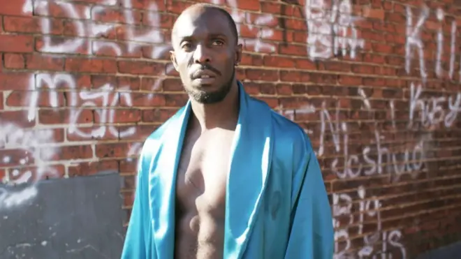 Pokojni Makl Kej Vilijams je igrao legendarnog Omara Litla, koji je preispitivao tradicionalne predstave o crnoj muževnosti