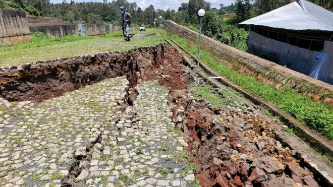 Poolisii lafa sigigaate bira dhaabbataa jiru