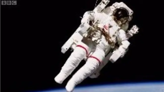 Для виходу у відкритий космос використовують звичайні підгузки.