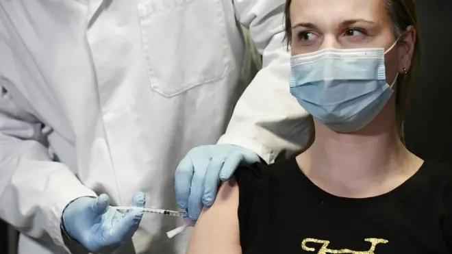 ክታበት ኮሮናቫይረስ እትኽተብ ሰበይቲ