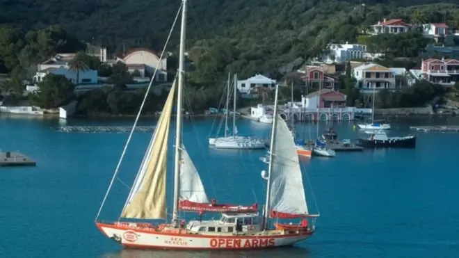 منظمة الأذرعة المفتوحة تعمل على إنقاذ اللاجئين في عرض البحر